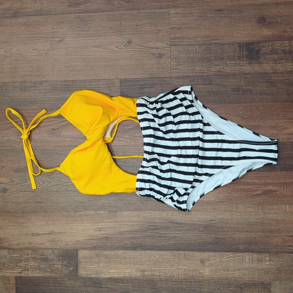 New Cupshe cute swimsuit